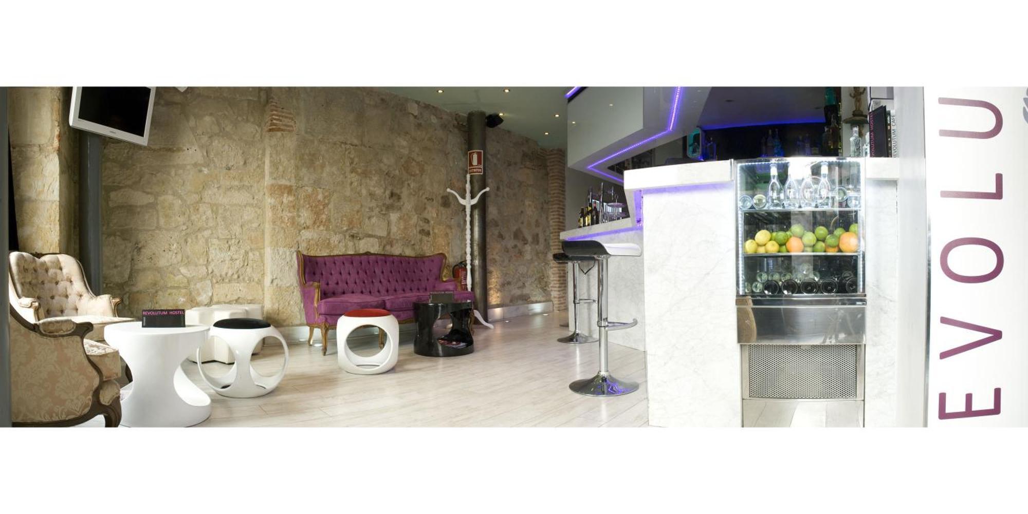 Albergue Revolutum Hostel ซาลามังกา ภายนอก รูปภาพ