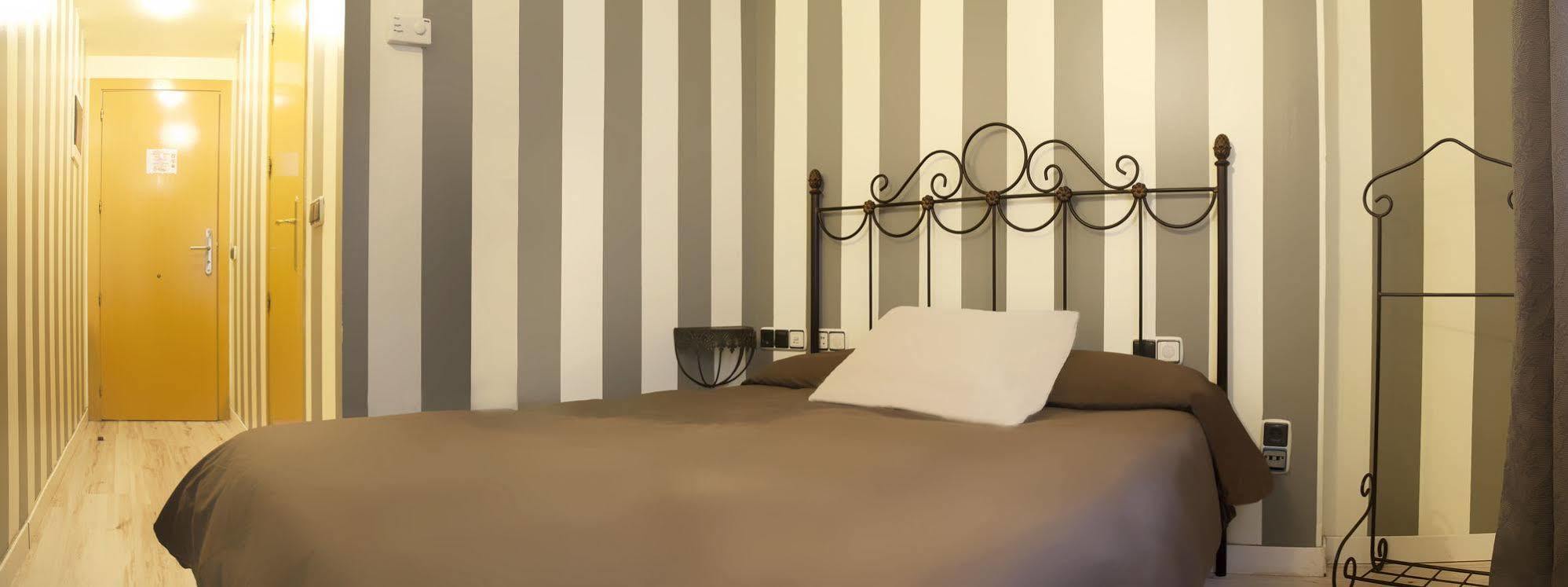 Albergue Revolutum Hostel ซาลามังกา ภายนอก รูปภาพ