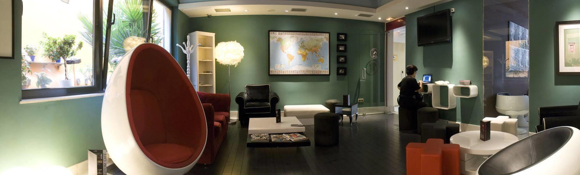 Albergue Revolutum Hostel ซาลามังกา ภายนอก รูปภาพ