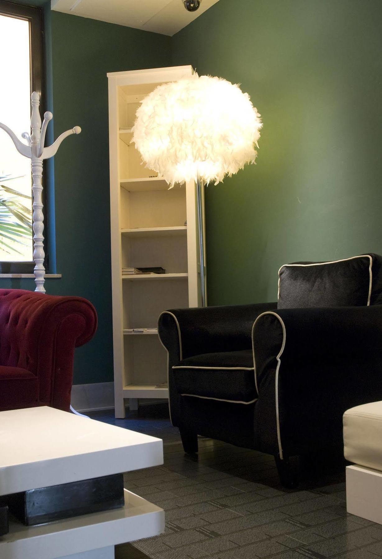 Albergue Revolutum Hostel ซาลามังกา ภายนอก รูปภาพ